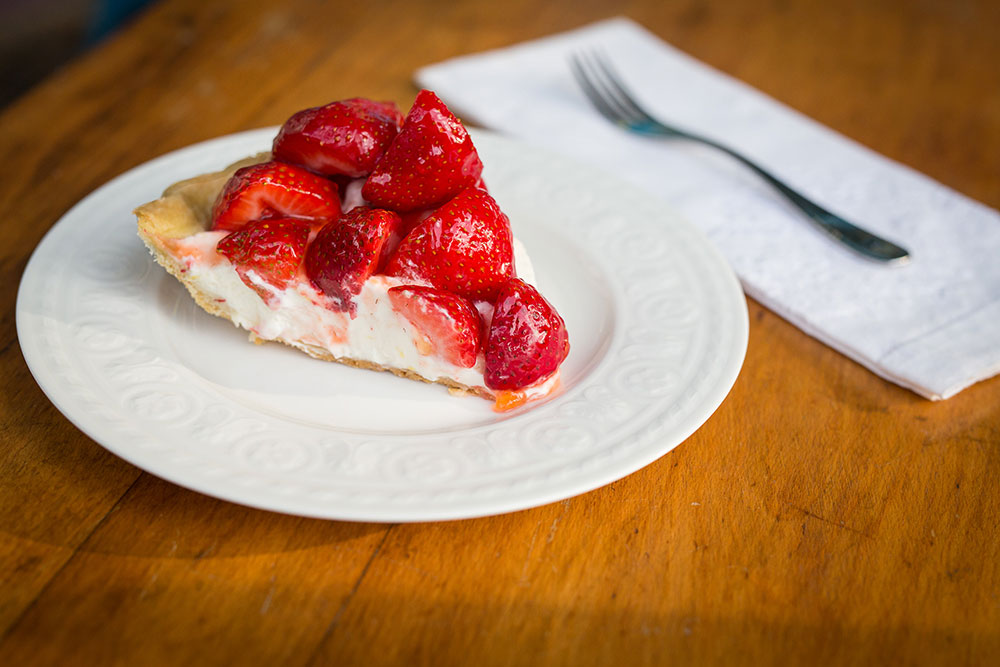 Load image into Gallery viewer, Lazy Summer Strawberry &amp;amp; Cream Pie

